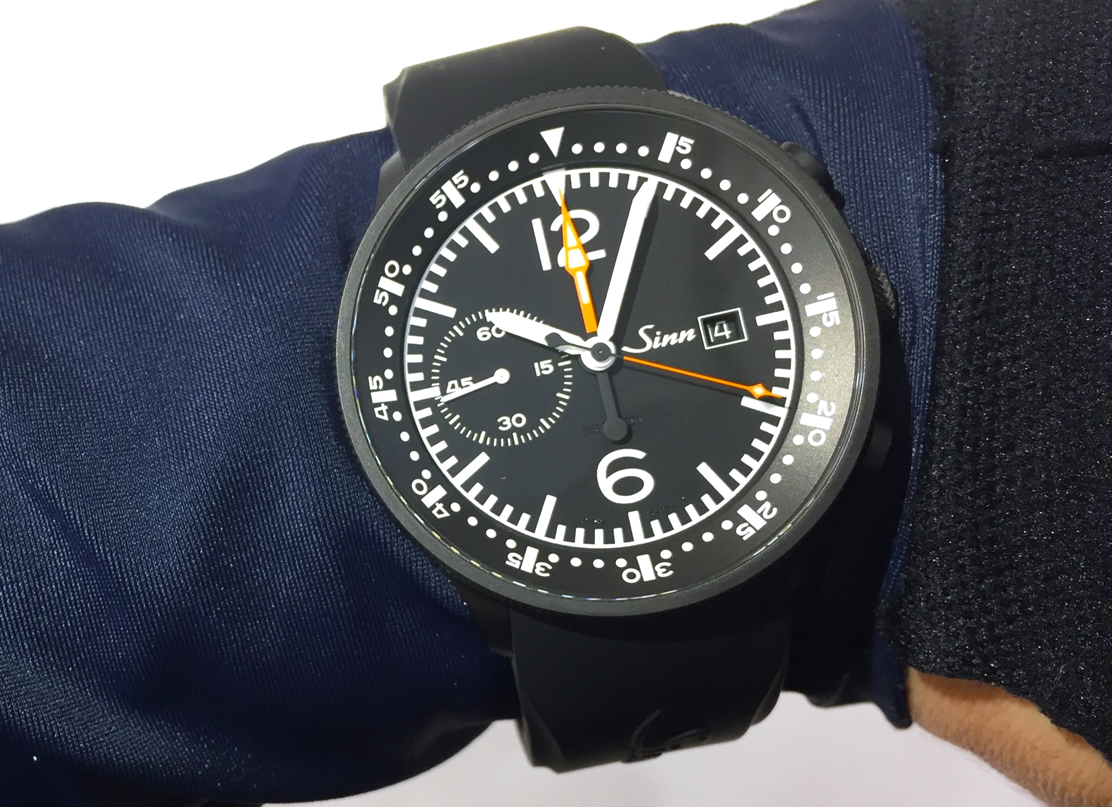 【Sinn】ジン 717 徹底解説|コックピットクロックの遺伝子を継ぐ至高のパイロットウォッチ 【Sinn】ジン 717 徹底解説|コックピットクロックの遺伝子を継ぐ至高のパイロットウォッチ