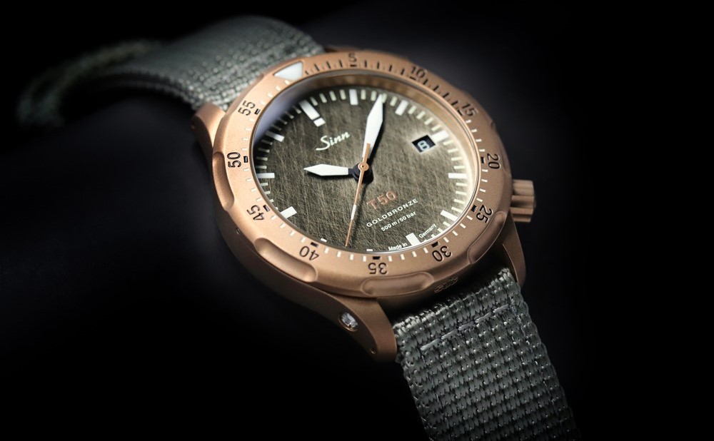 【ジン・デポ 神戸三宮店】Sinn T50.GOLDBRONZE 1点1点手作業によるスクラッチという希少な文字盤モデル