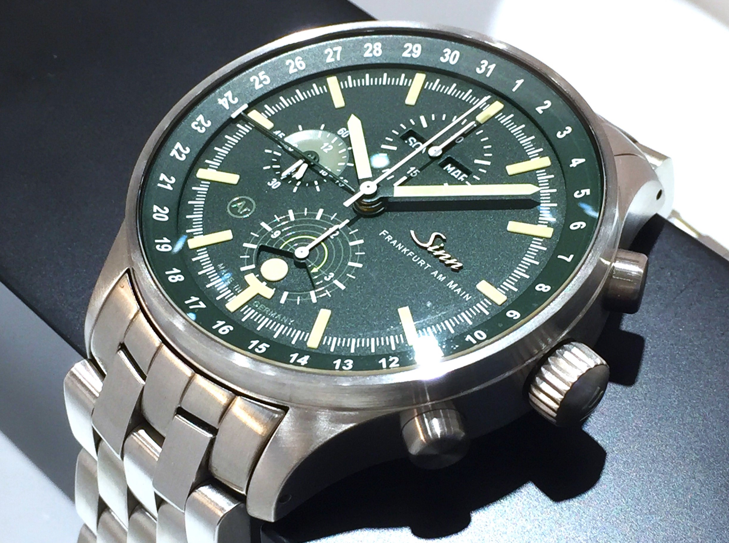 【SINN】月明かりを腕に。3006『ハンティングウォッチ』という時間計測のための堅牢で精密なツール 【SINN】月明かりを腕に。3006『ハンティングウォッチ』という時間計測のための堅牢で精密なツール