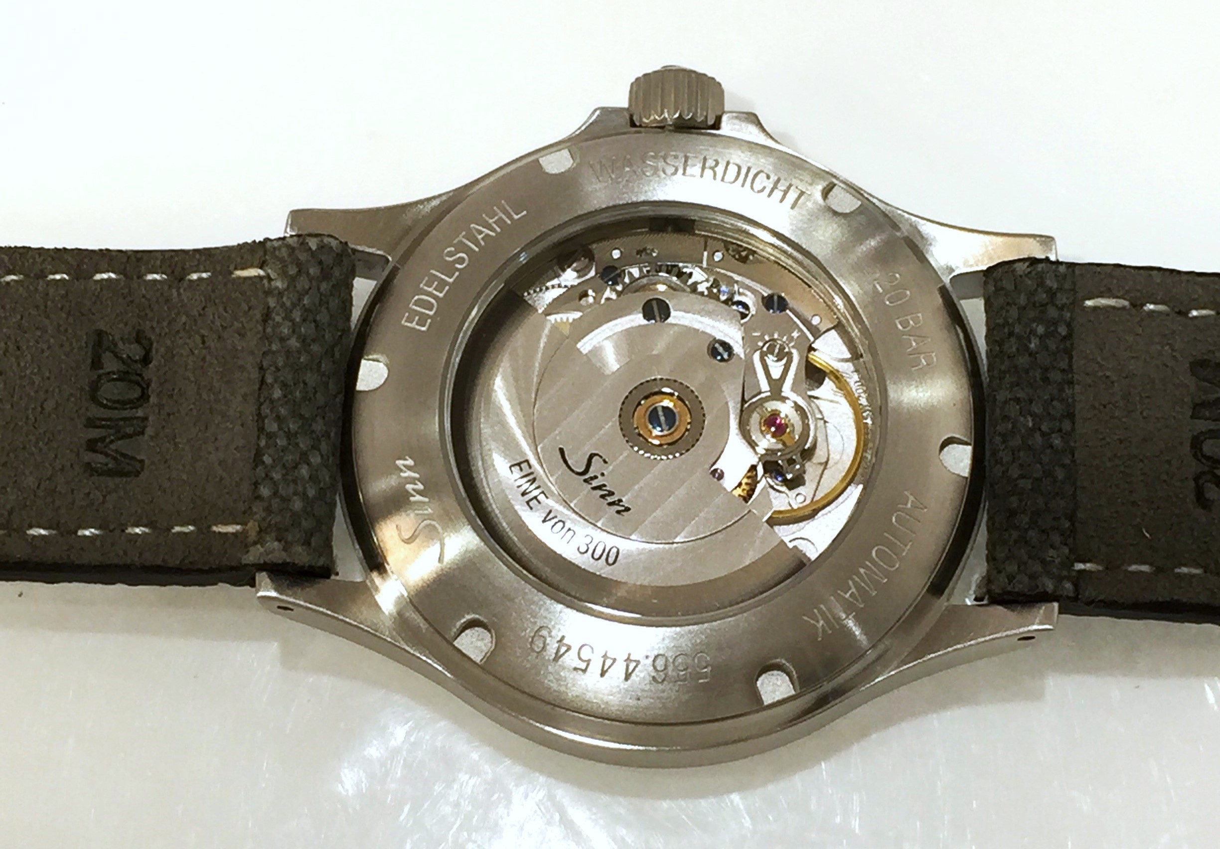 【SINN】556 Ice Blue アイスブルー 端正なフォルムの中で完成するギョーシェの輝き 【SINN】556 Ice Blue アイスブルー 端正なフォルムの中で完成するギョーシェの輝き